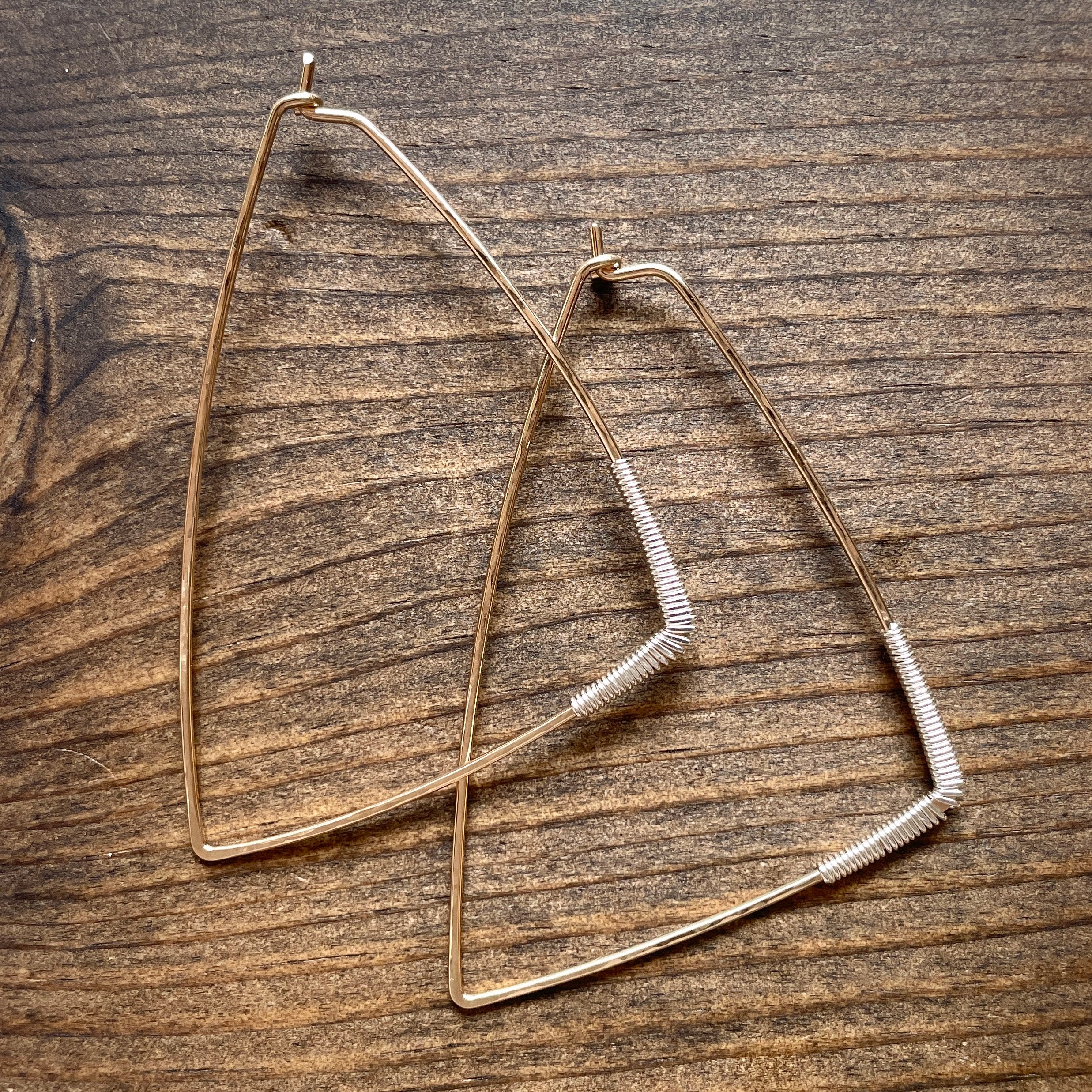 String Wedge Helix Wedge Hoops – Pliers & String